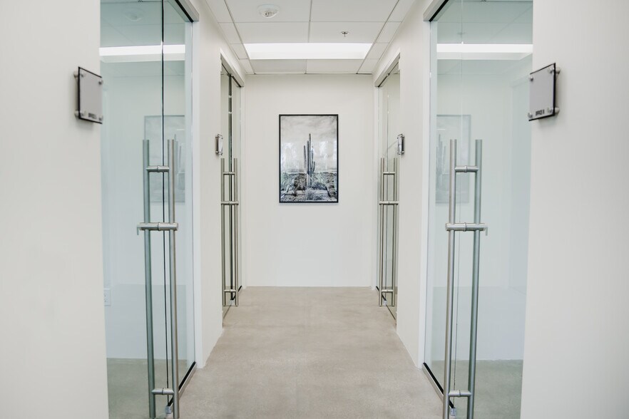 More Photos Of 27200 Tourney Rd, Valencia Office For Lease