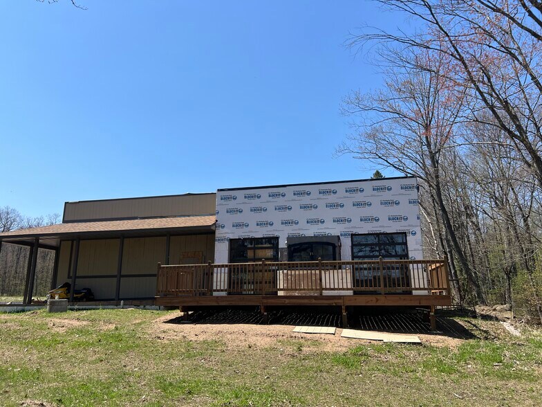 More Photos Of 11706 N Eaton Rd, Hayward Bar For Sale