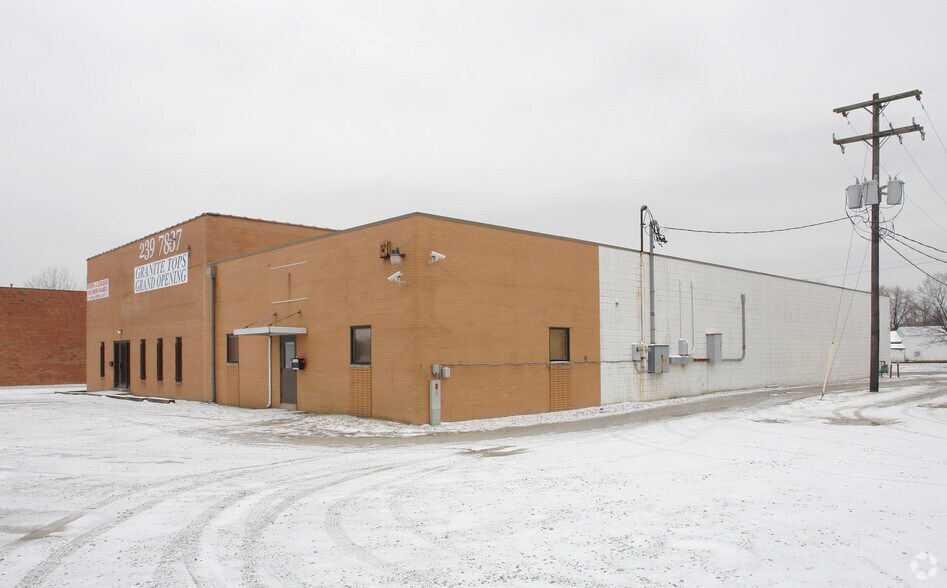 More Photos Of 2002 Zettler Rd, Columbus Light Distribution For Sale