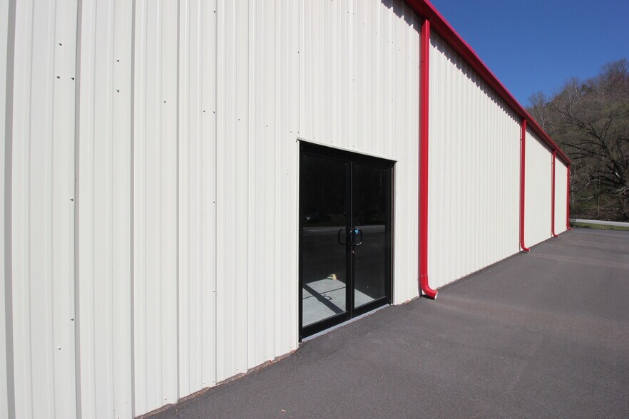 More Photos Of 34 Smokey Bear Ln, Covington Light Distribution For Sale