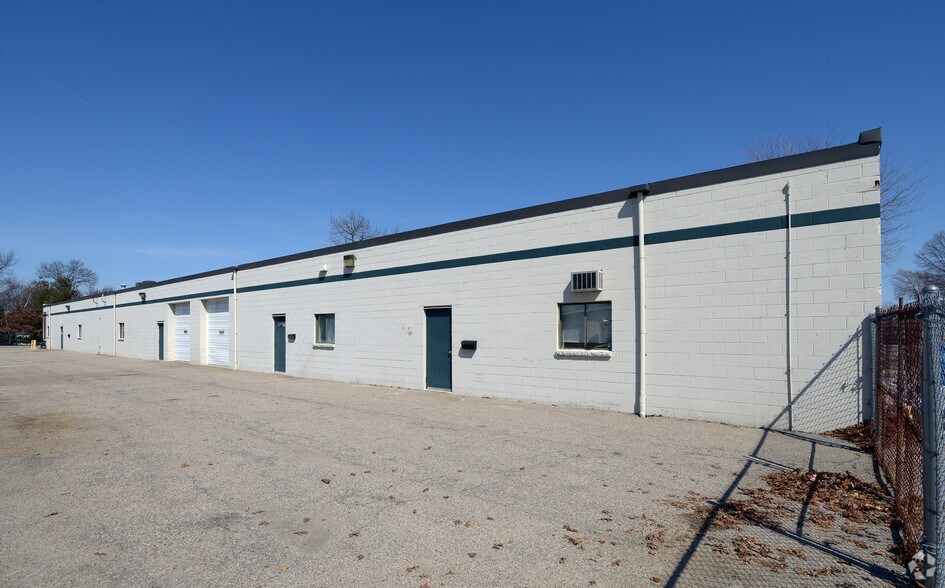 More Photos Of 60 Minnesota Ave, Warwick Warehouse For Lease