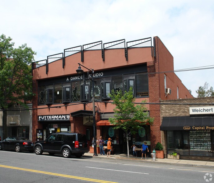 More Photos Of 2094 Boston Post Rd, Larchmont Storefront For Lease