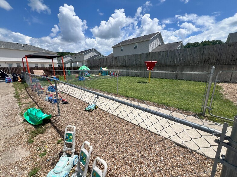 More Photos Of 19788 Sackett Ln, Waynesville Office For Sale