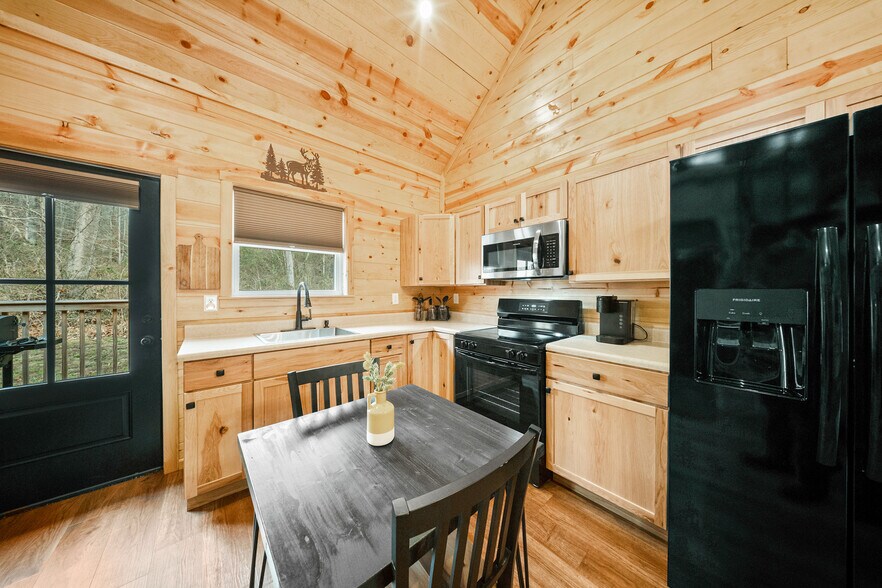 More Photos Of 325 Sinking Rd, Argillite Hospitality For Sale