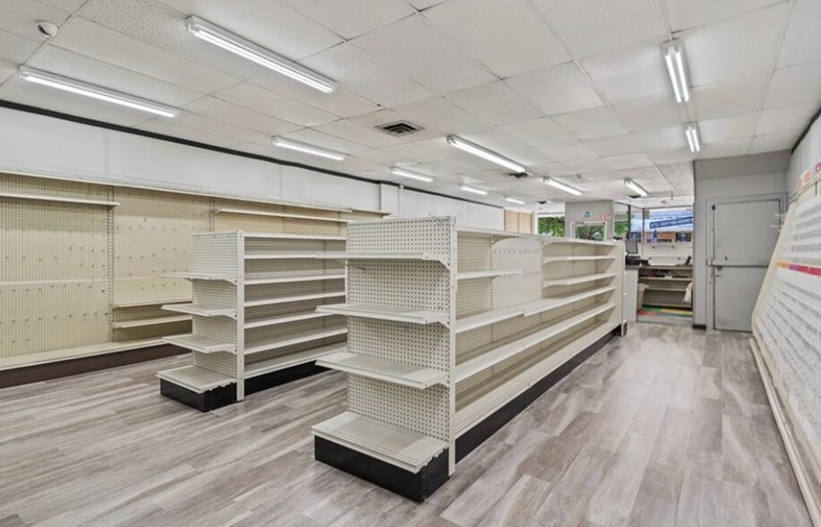 More Photos Of 320-322 3rd St, California Storefront Retail Residential For Sale