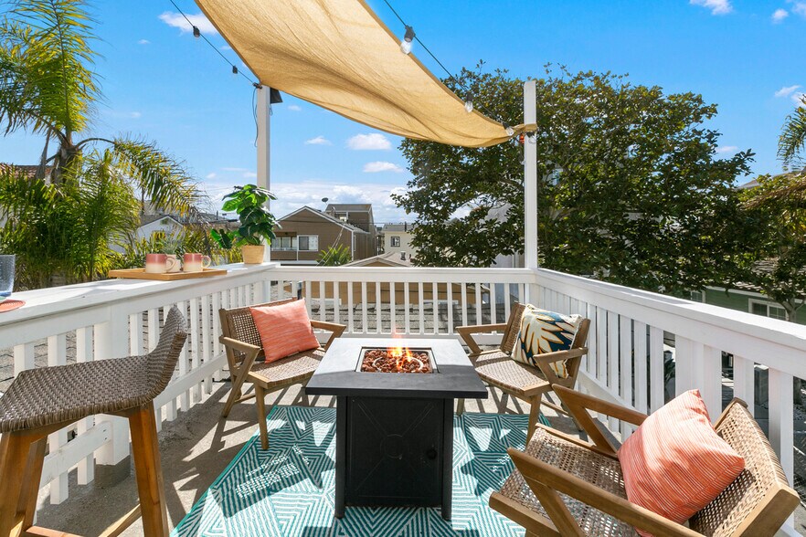 More Photos Of 818 Portsmouth Ct, San Diego Multifamily For Sale