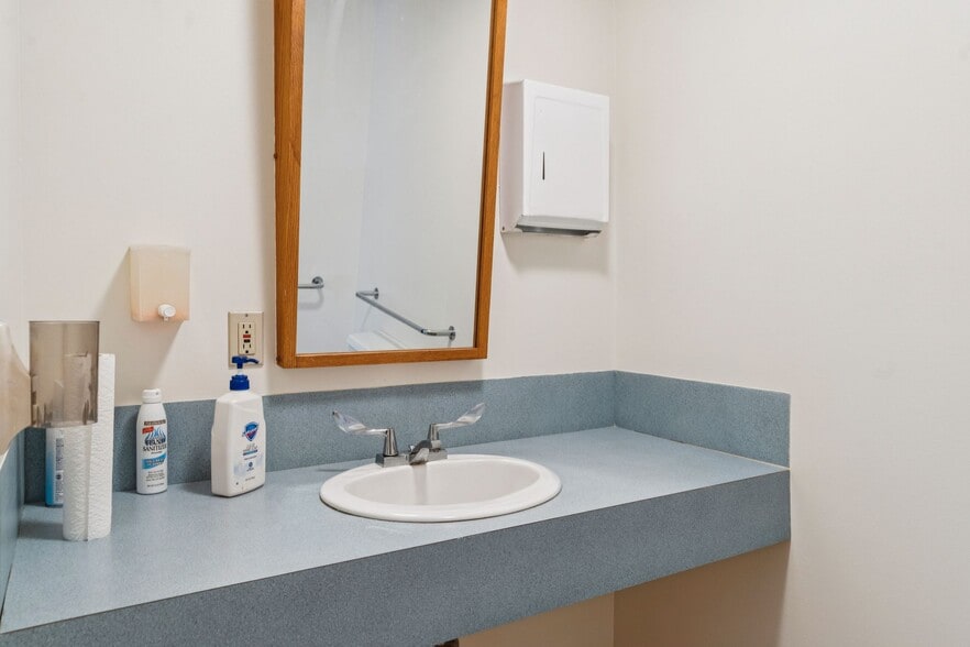 More Photos Of 61 Depot St, White River Junction Office For Sale