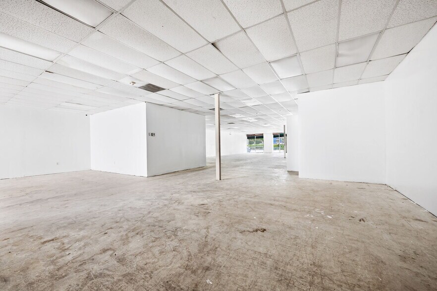 More Photos Of 1401 S State Road 7, North Lauderdale Unknown For Lease