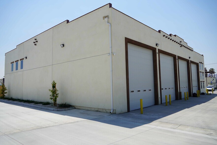 More Photos Of 15992 Valley Blvd, Fontana Freestanding For Lease