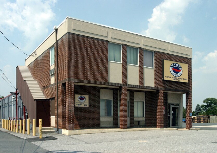 More Photos Of 5247 Simpson Ferry Rd, Mechanicsburg Warehouse For Lease