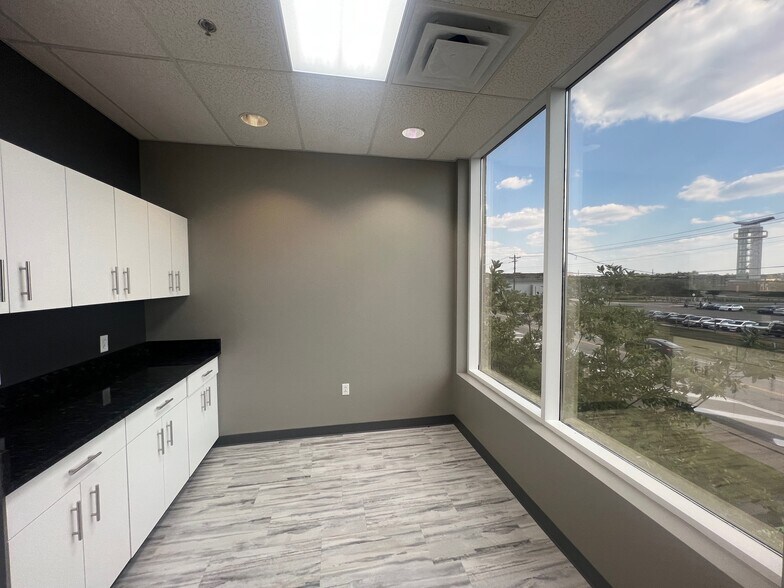 More Photos Of 4260 Glendale Milford Rd, Blue Ash Medical For Lease