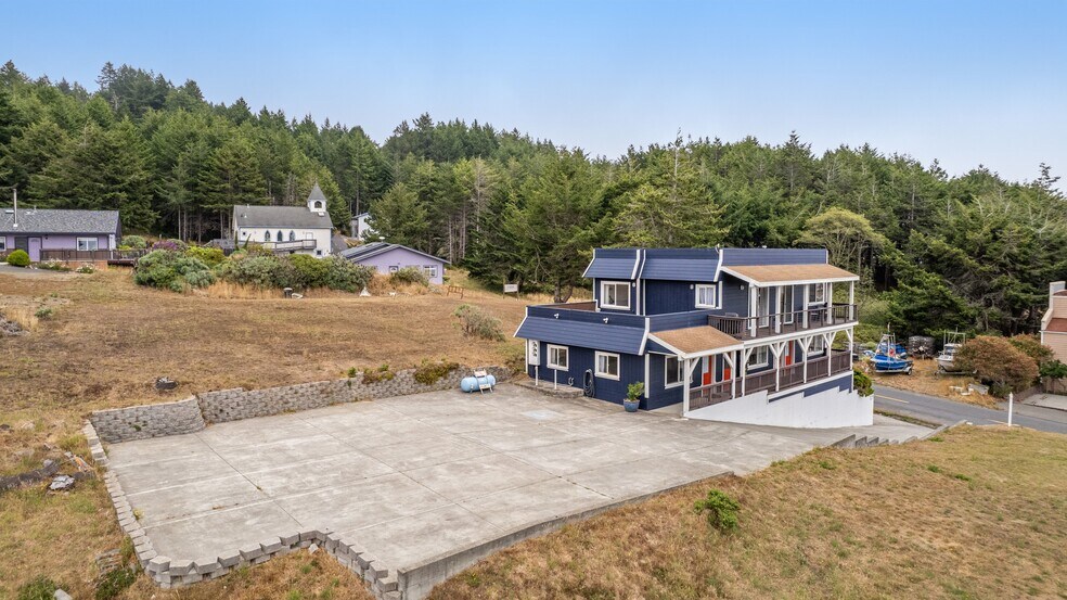 More Photos Of 129 Lower Pacific Dr, Whitethorn General Retail For Sale