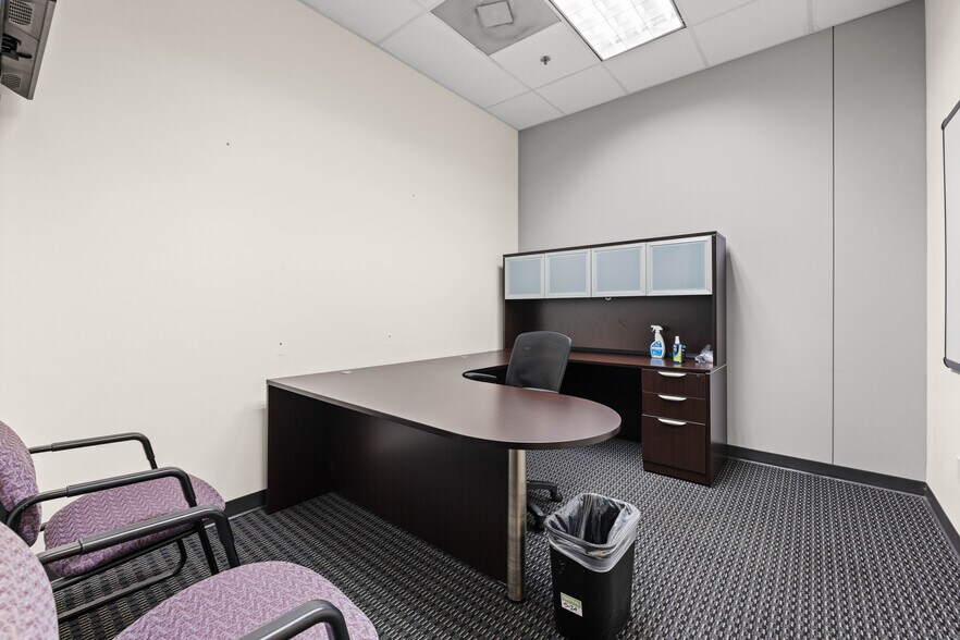 More Photos Of 9300 United Dr, Austin Unknown For Lease