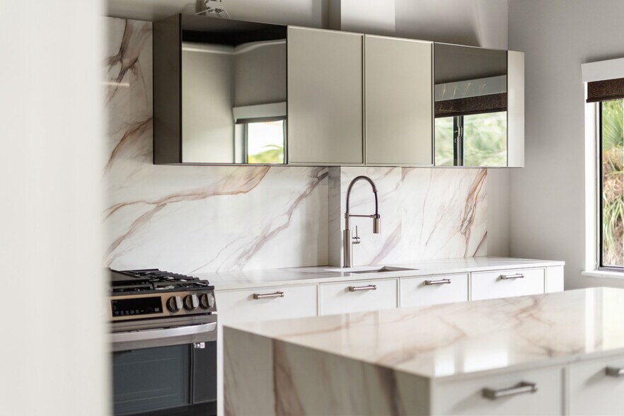 More Photos Of 800 Harbour Dr, Naples Office For Lease