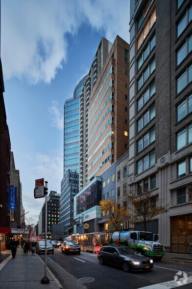 More Photos Of 110 E 60th St, New York Medical For Lease