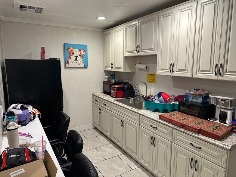 More Photos Of 1823 W San Bernardino Rd, West Covina Office For Sale