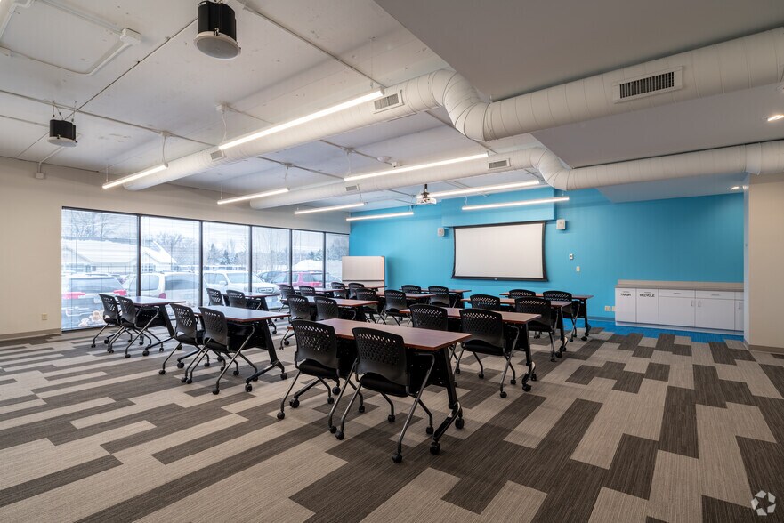 More Photos Of 7401 Metro Blvd, Edina Office For Lease