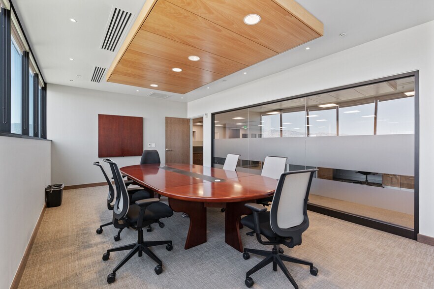 More Photos Of 1403-1405 W 2200 S, Salt Lake City Office For Lease