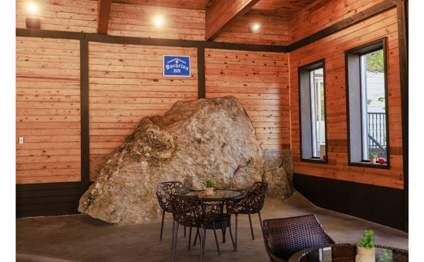 More Photos Of 855 N 5th St, Custer Hotel For Sale