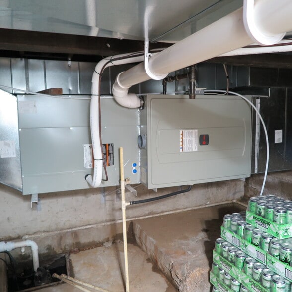 More Photos Of 139 E Walnut St, Oglesby Restaurant For Sale