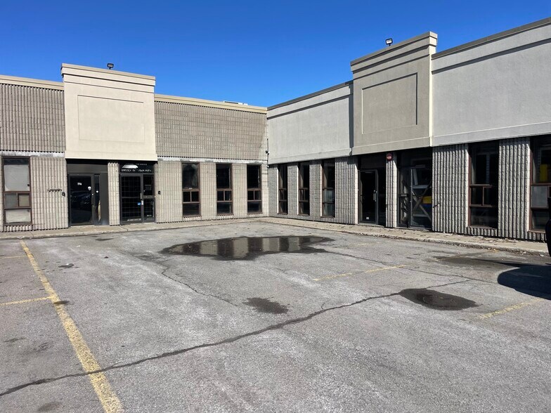 Primary Photo Of 395B Blvd 395B Lebeau, Saint-Laurent Industrial For Sale