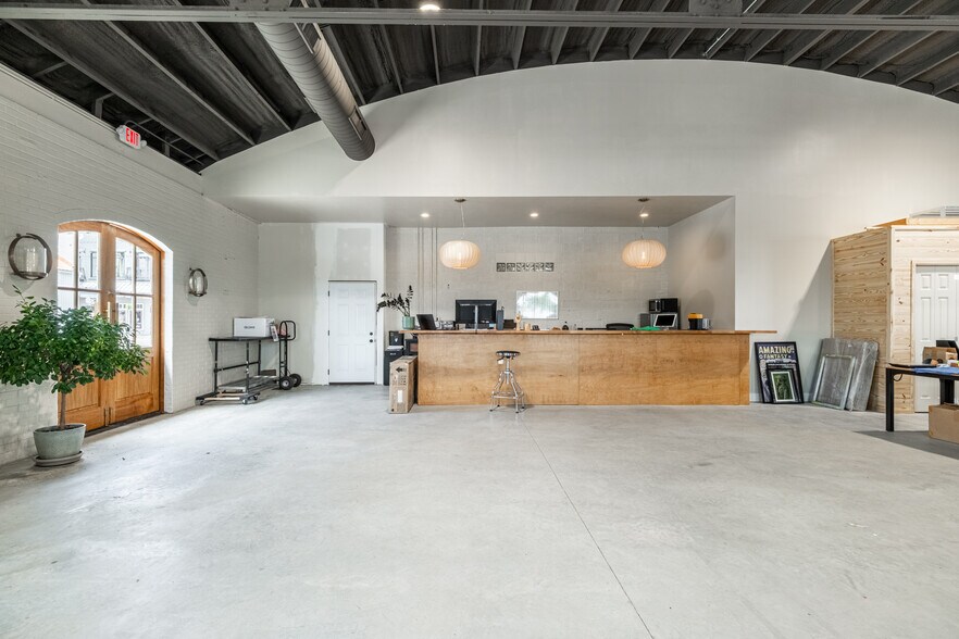 More Photos Of 119 N Jackson St, Perryville General Retail For Sale