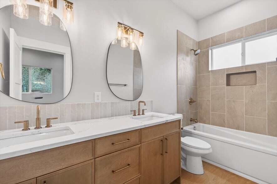 More Photos Of 11 Sun Crest Ln, Cathlamet Multifamily For Sale