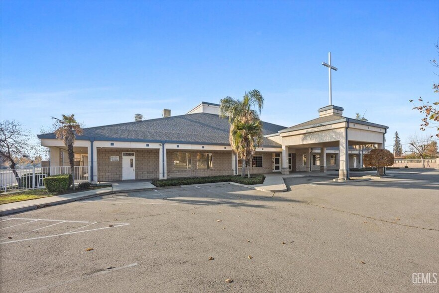 More Photos Of 425 S H St, Bakersfield Religious Facility For Sale