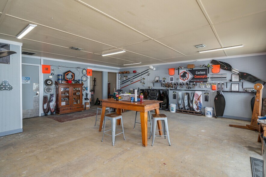 More Photos Of 19 Evergreen Dr, Lake Wales Freestanding For Sale