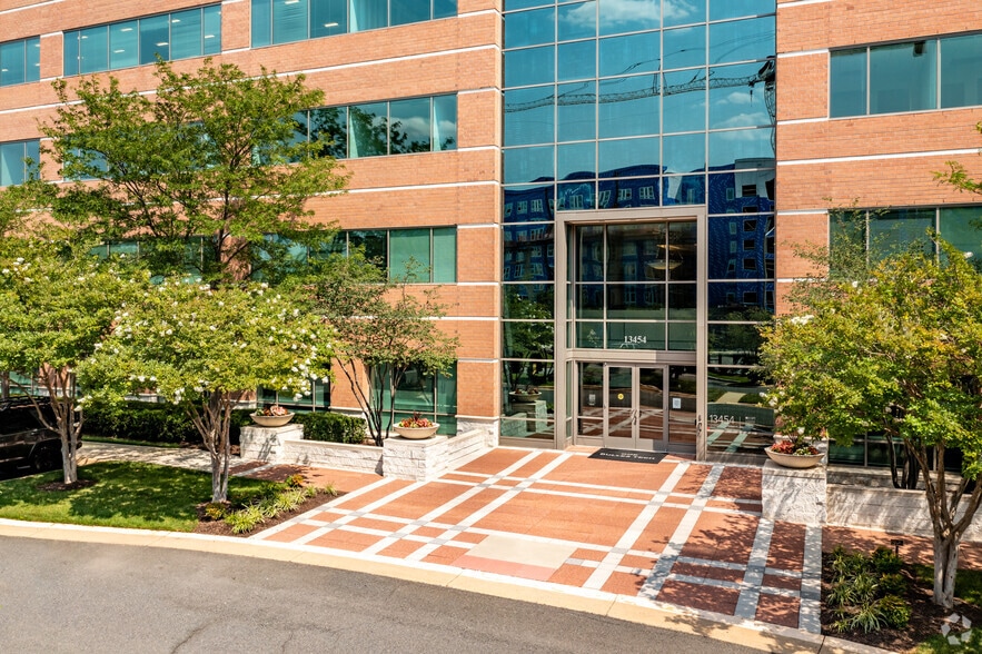 More Photos Of 13454 Sunrise Valley Dr, Herndon Office For Sale