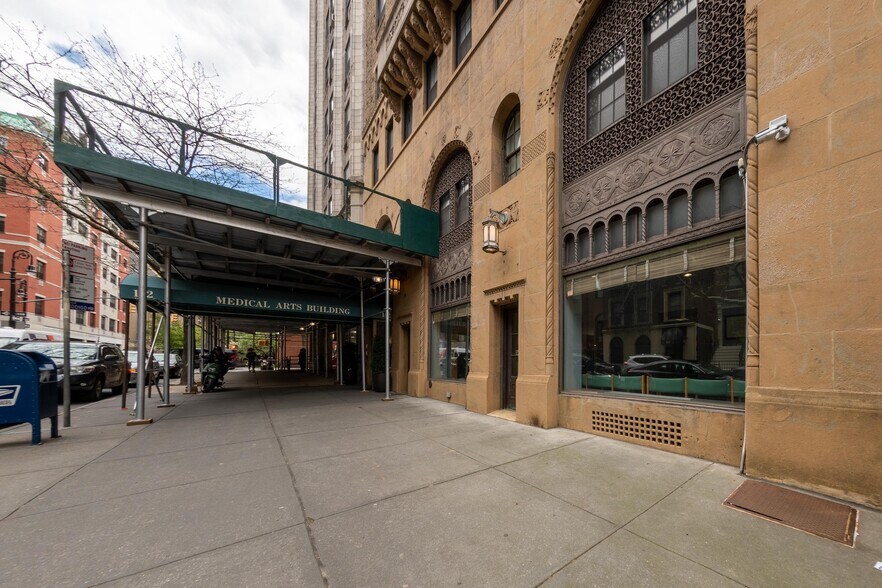 More Photos Of 142-144 Joralemon St, Brooklyn Medical For Lease