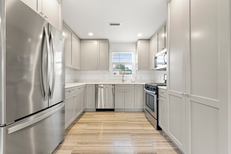 More Photos Of 77 Jefferson Plz, Totowa Office For Sale
