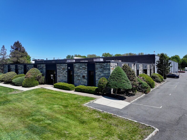 More Photos Of 140-142 Clinton Rd, Fairfield Warehouse For Lease