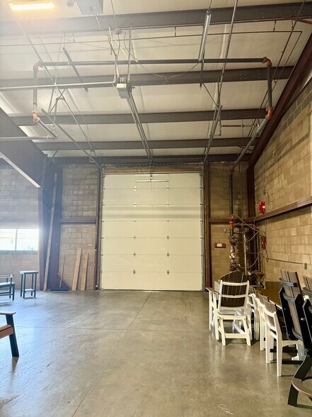 More Photos Of 4005-4009 S Valley Dr, Mead Warehouse For Lease