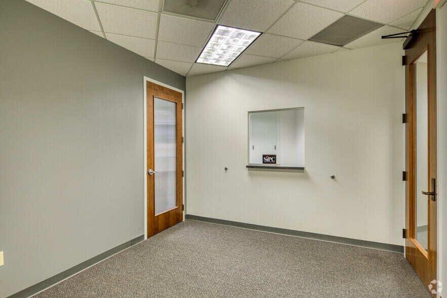More Photos Of 11300 4th St N, Saint Petersburg Office For Lease