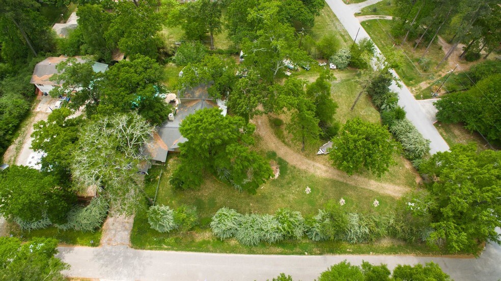 More Photos Of 1802 Pinewoods Way, Spring Specialty For Sale