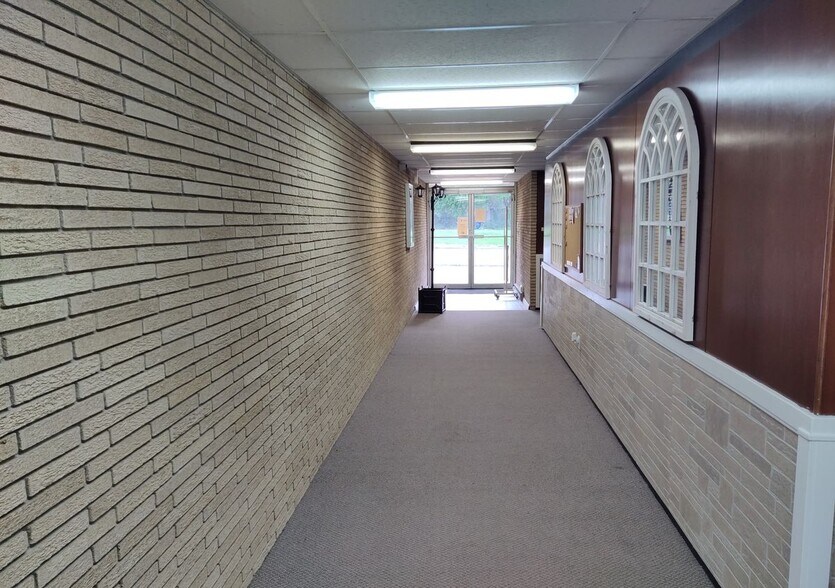 More Photos Of 1173 N Ballenger Hwy, Flint Office For Sale