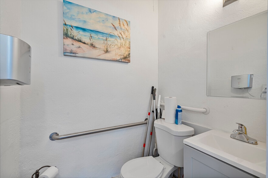 More Photos Of 620 E New Haven Ave, Melbourne Storefront Retail Residential For Sale