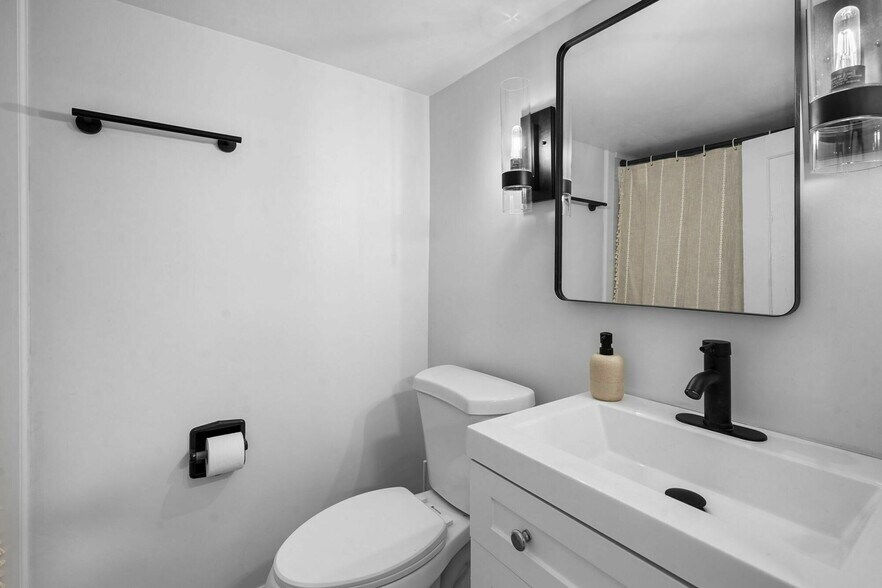 More Photos Of 101 Pennsylvania Ave, Binghamton Apartments For Sale