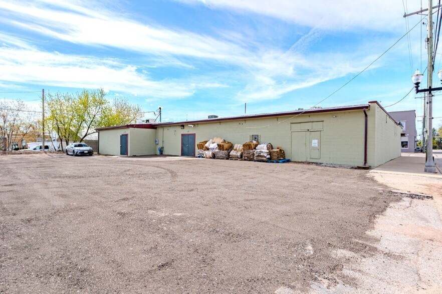 More Photos Of 234 Cedar St, Tigerton Supermarket For Sale