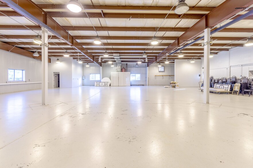 More Photos Of 6886 Wishart St, Huntsville Light Distribution For Lease