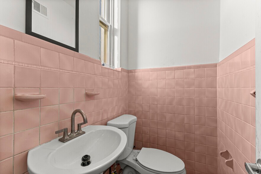 More Photos Of 5420 Oakman Blvd, Dearborn Warehouse For Sale