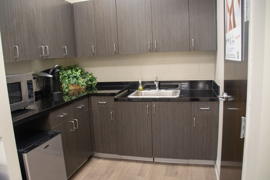 More Photos Of 1600 E Franklin St, Chapel Hill Medical For Sale