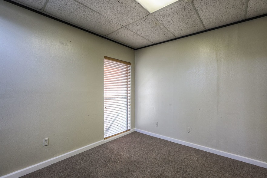 More Photos Of 6907 Almeda Rd, Houston Office For Sale