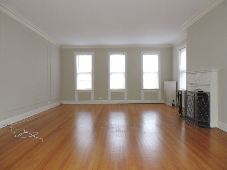 More Photos Of 940 Judson Ave, Evanston Apartments For Sale