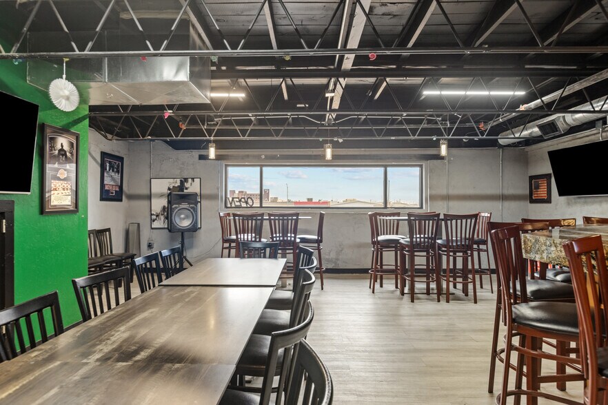 More Photos Of 418 N Grant Ave, Odessa Bar For Sale