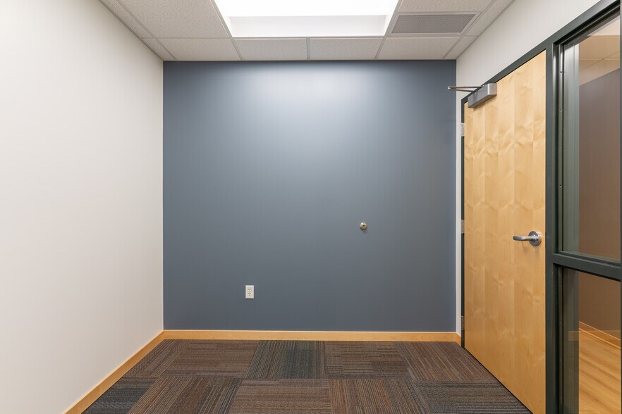 More Photos Of 814 S 3rd St, Minneapolis Rehabilitation Center For Lease