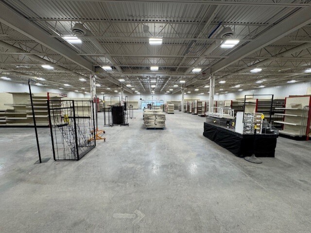 More Photos Of 2954 Ontario St, Perth East Freestanding For Lease