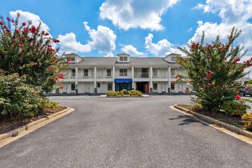 More Photos Of 164 Jameson Inn Dr, Forest City Hotel For Sale