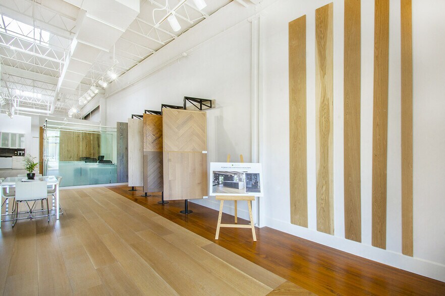 More Photos Of 150 Turtle Creek Blvd, Dallas Showroom For Lease